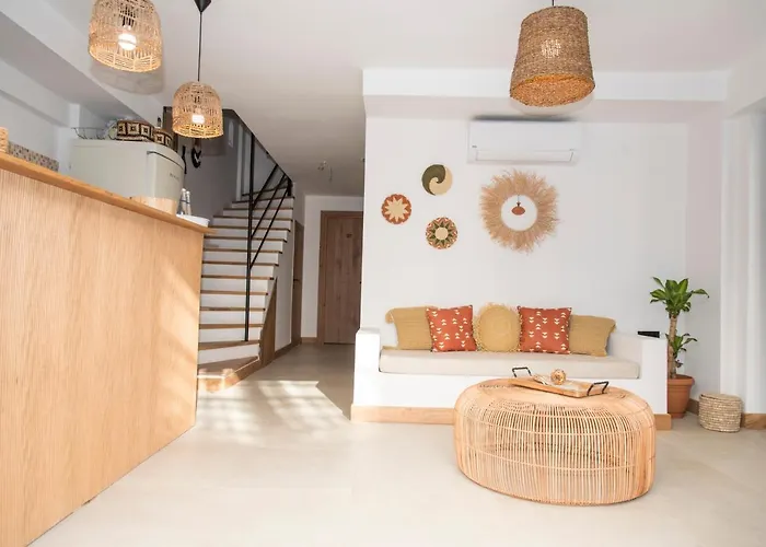 Lupa Alacati * Çeşme